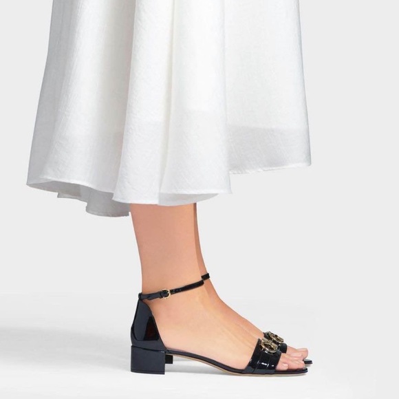 SALVATORE FERRAGAMO Como Gancini Patent-Leather Sandals - Picture 2 of 10